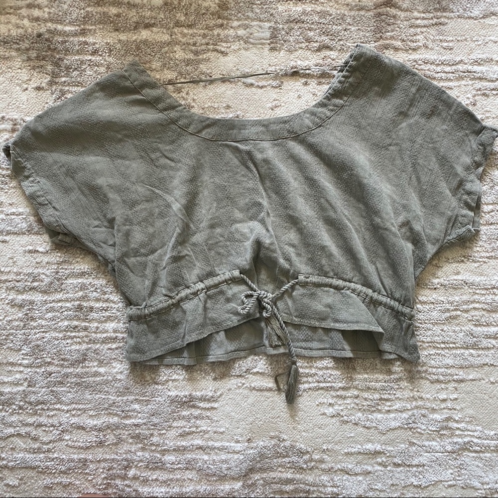 O’Neil green top